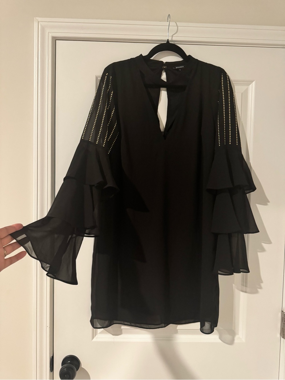 Soieblu Black Tiered Bell-Sleeve Shift Dress